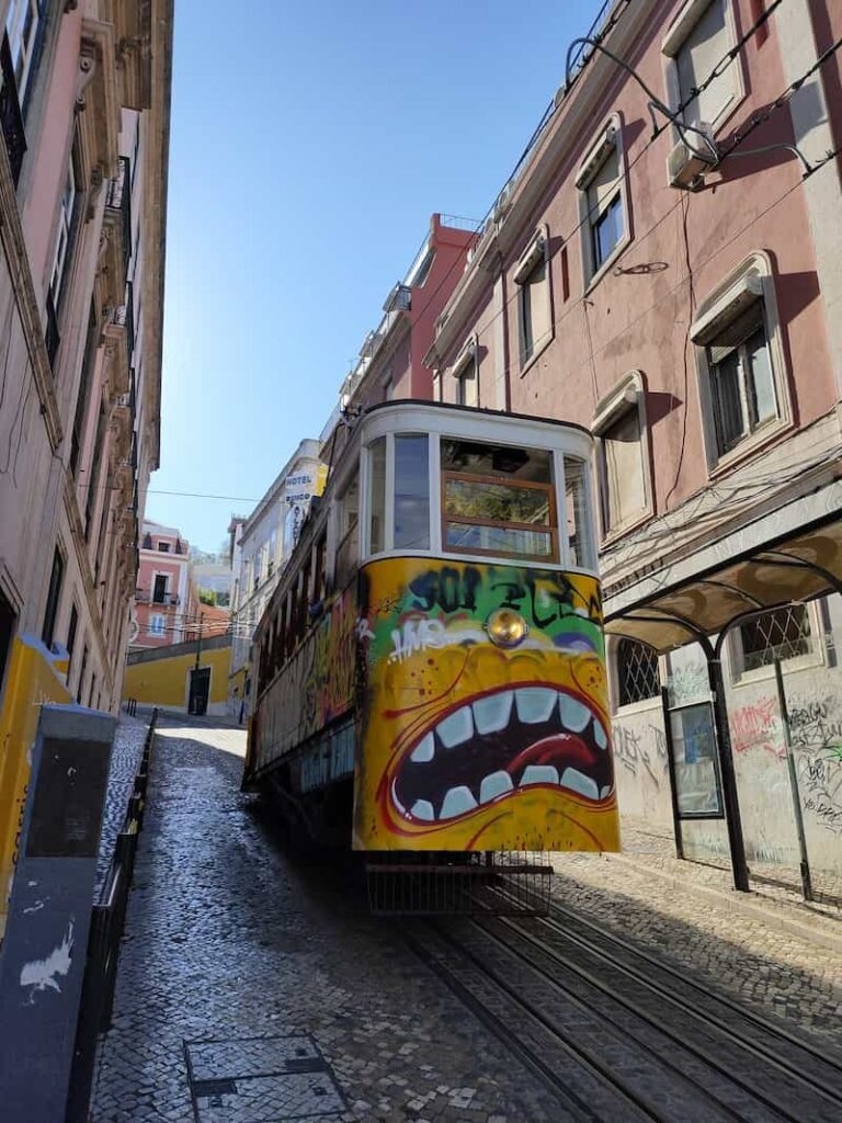 tram 28 Lisbon