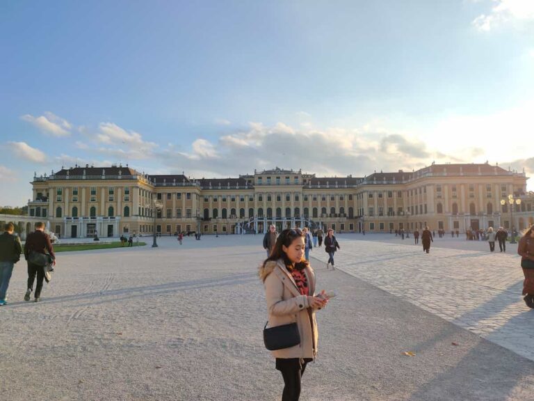 The exterior of Schonbrunn Palace